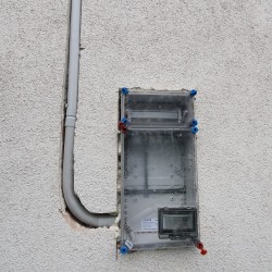  Életvédelmi relé beszerelése, cseréje 
